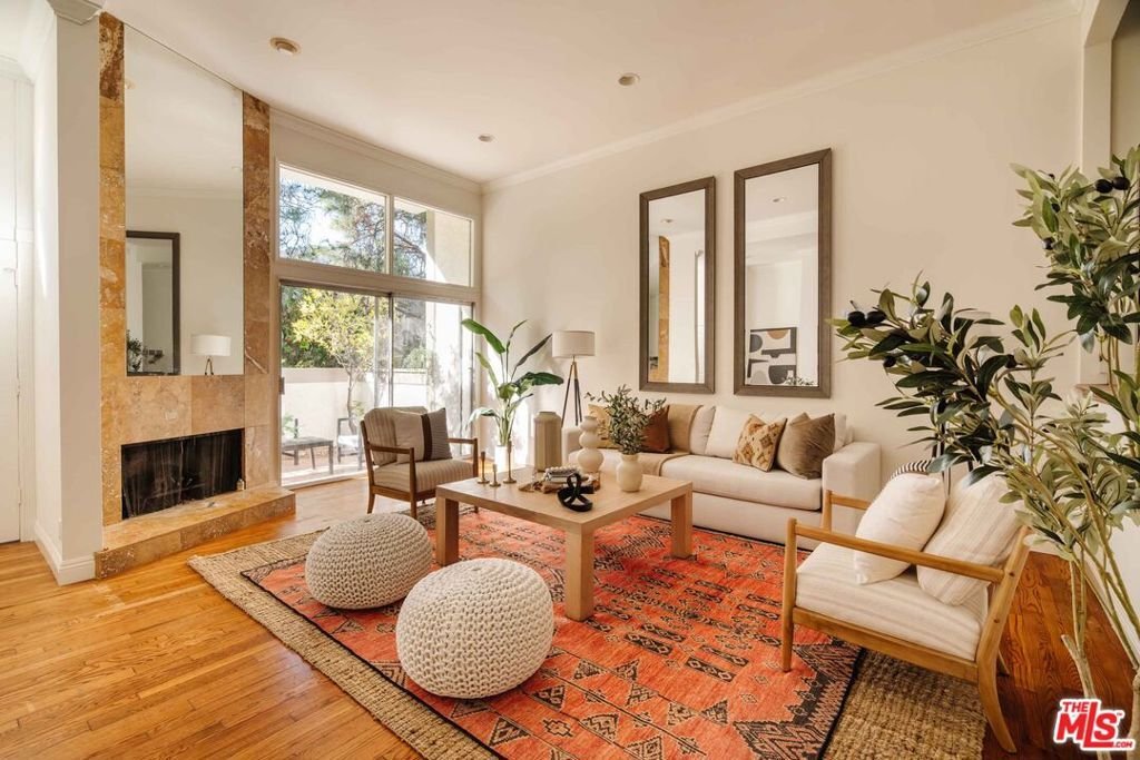 Condo in Los Angeles, California, United States 4 - 18342315