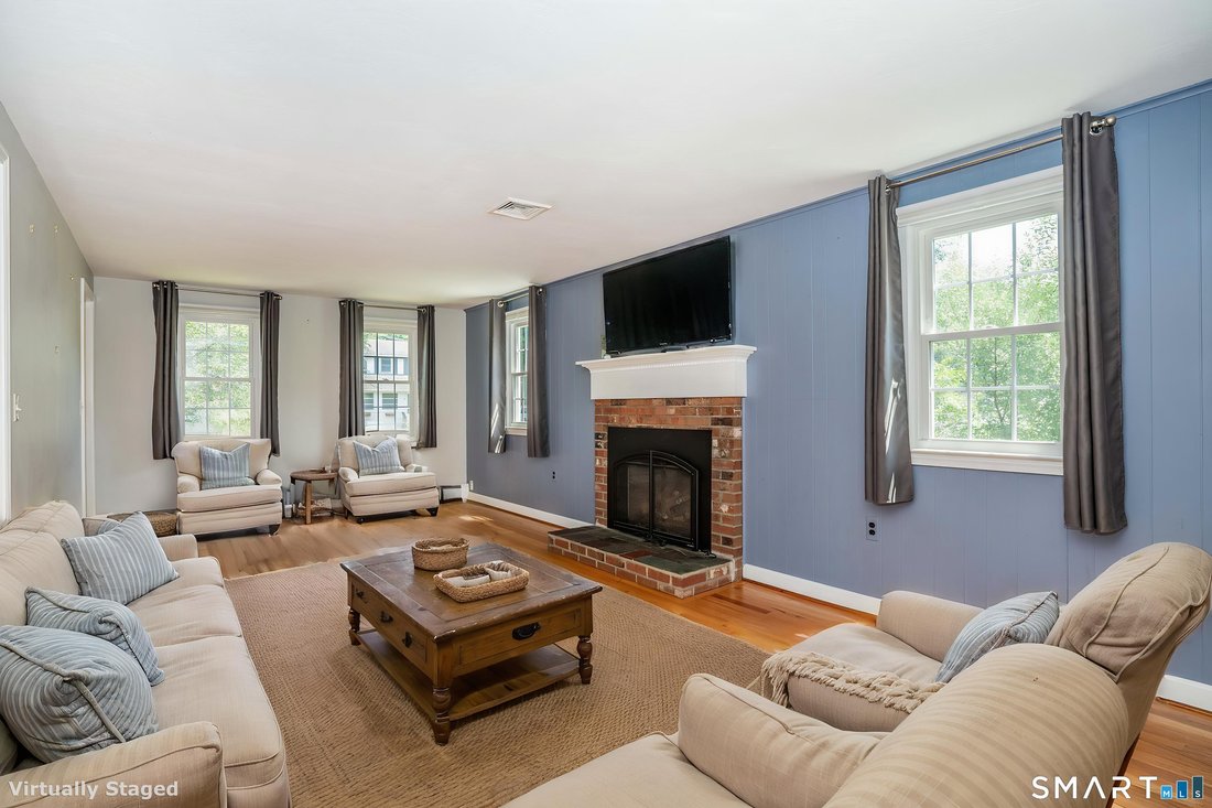 House in Simsbury, Connecticut, United States 5 - 18333555