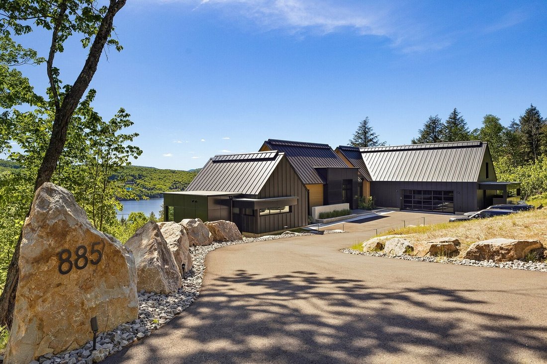 House in Mont-Tremblant, Quebec, Canada 3 - 18348707