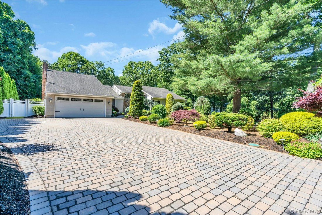 House in Smithtown, New York, United States 1 - 18348160