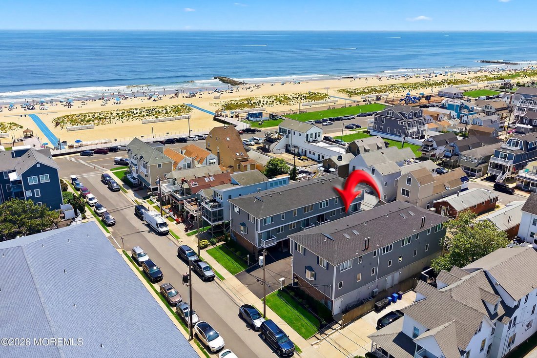 Condo in Bradley Beach, New Jersey, United States 1 - 18349162