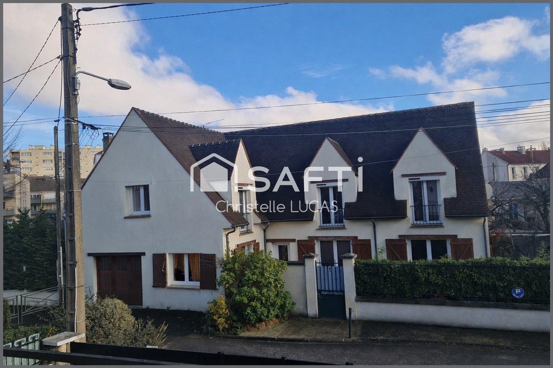 House in Neuilly-sur-Marne, Ile-de-France, France 2 - 17262013