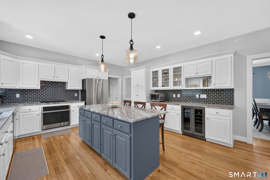 House in Simsbury, Connecticut, United States 5 - 18349673