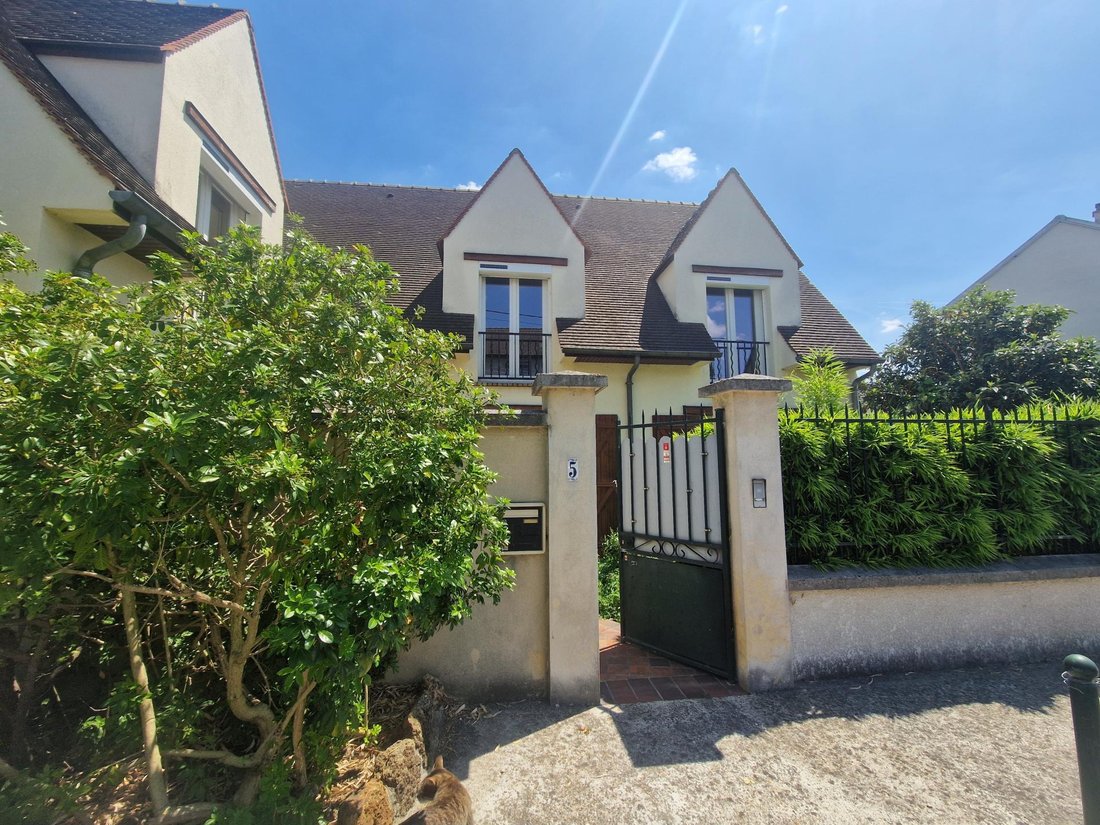 House in Neuilly-sur-Marne, Ile-de-France, France 1 - 17262013