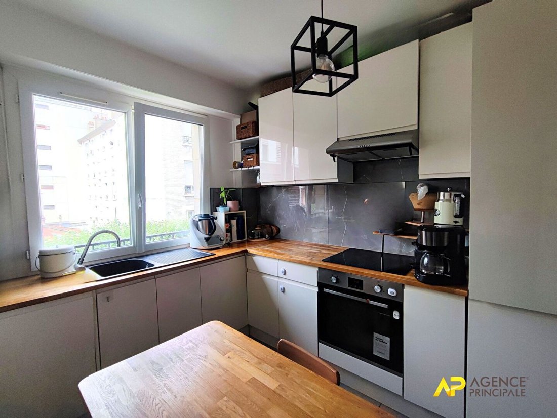 Apartment in Souvenir Français, La Garenne-Colombes, France 5 - 18327853