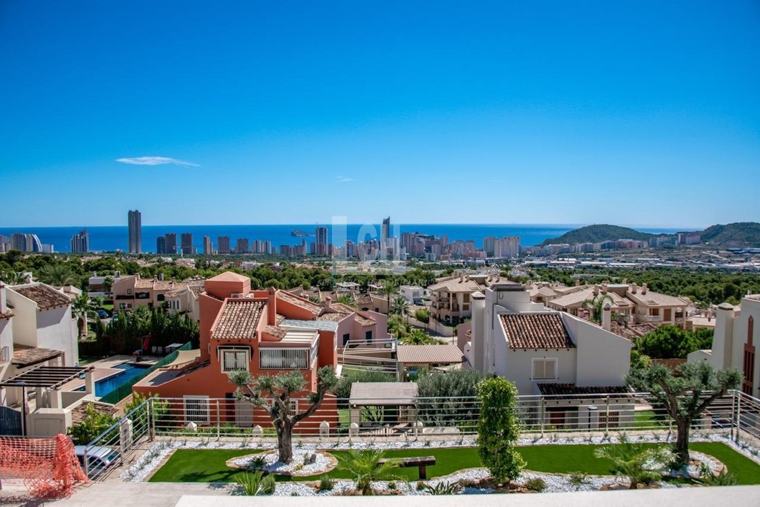 Villa in Finestrat, Valencian Community, Spain 2 - 14425819