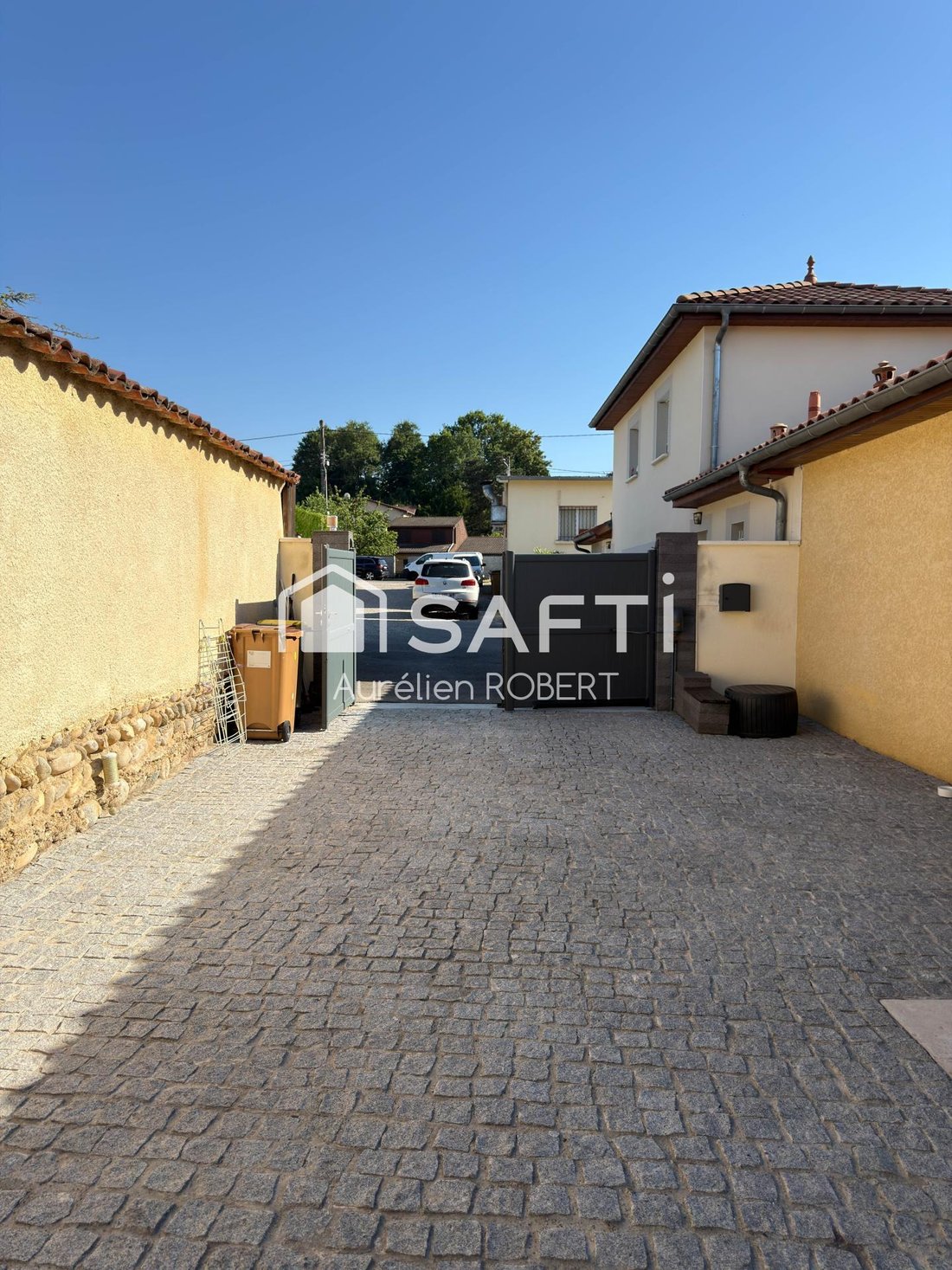 House in Saint-Laurent-de-Mure, Auvergne-Rhône-Alpes, France 2 - 18240883