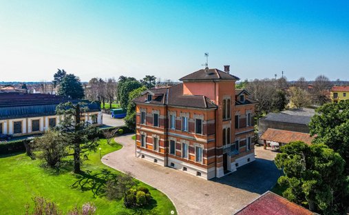 Villa in Cassolnovo, Lombardy, Italy 1