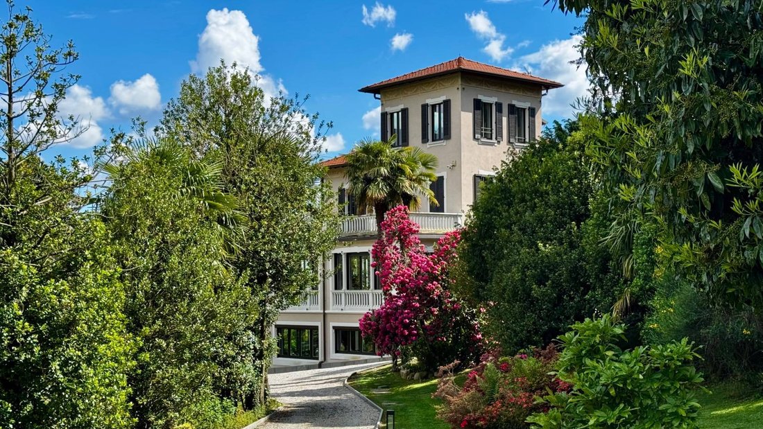 Villa in Velate - Sant'Ambrogio, Varese, Lombardy 2 - 18341691