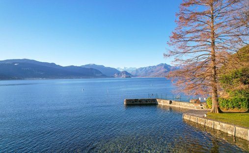 Villa in Leggiuno, Lombardei, Italien 1