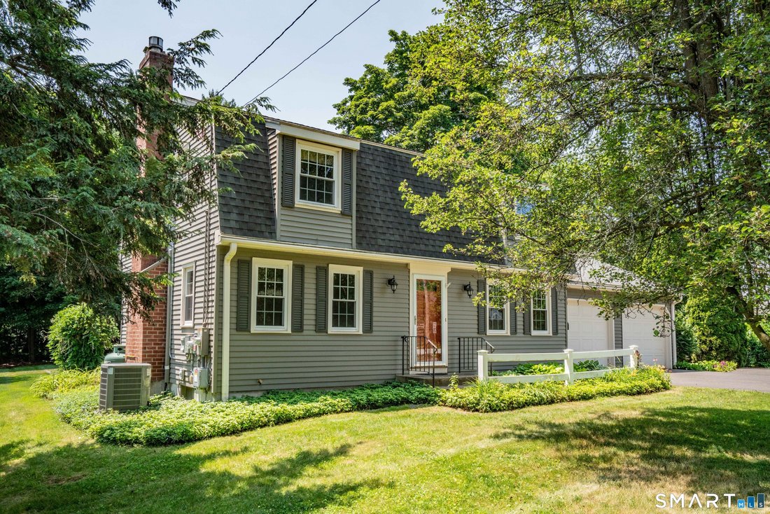 House in Simsbury, Connecticut, United States 2 - 18333555