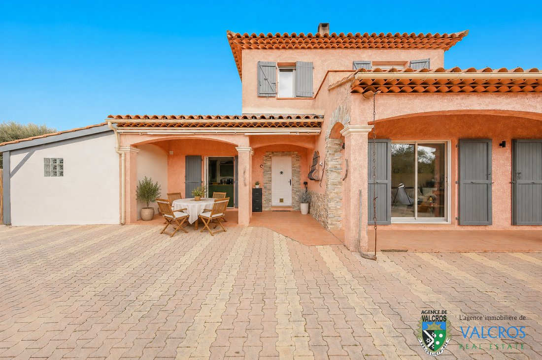 Estate in La Londe-les-Maures, Provence-Alpes-Côte d'Azur, France 3 - 18128036