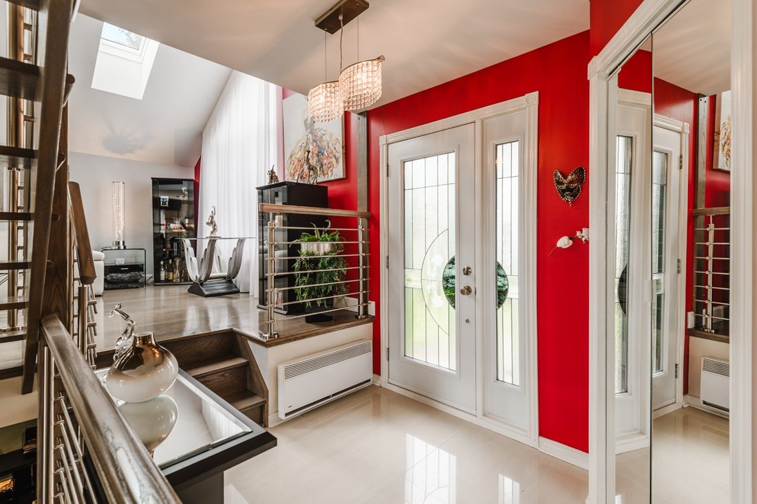 House in Laval, Quebec, Canada 4 - 18343980