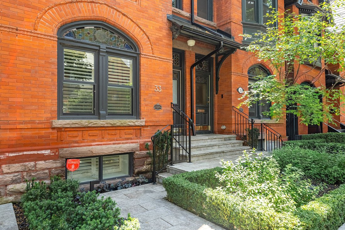 Townhouse in Toronto, Ontario, Canada 3 - 17911968