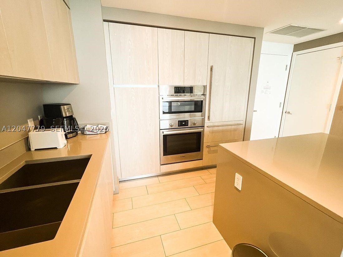 Condo in Hollywood, Florida, United States 5 - 18340196
