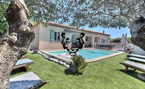 House in Partie Nord-Ferrieres-Cadenades-Rouviere, Le Muy, France 1