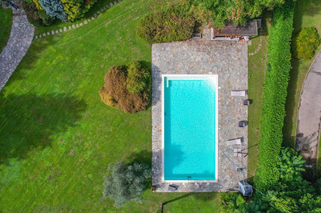 Villa in Angera, Lombardy, Italy 3 - 18341685