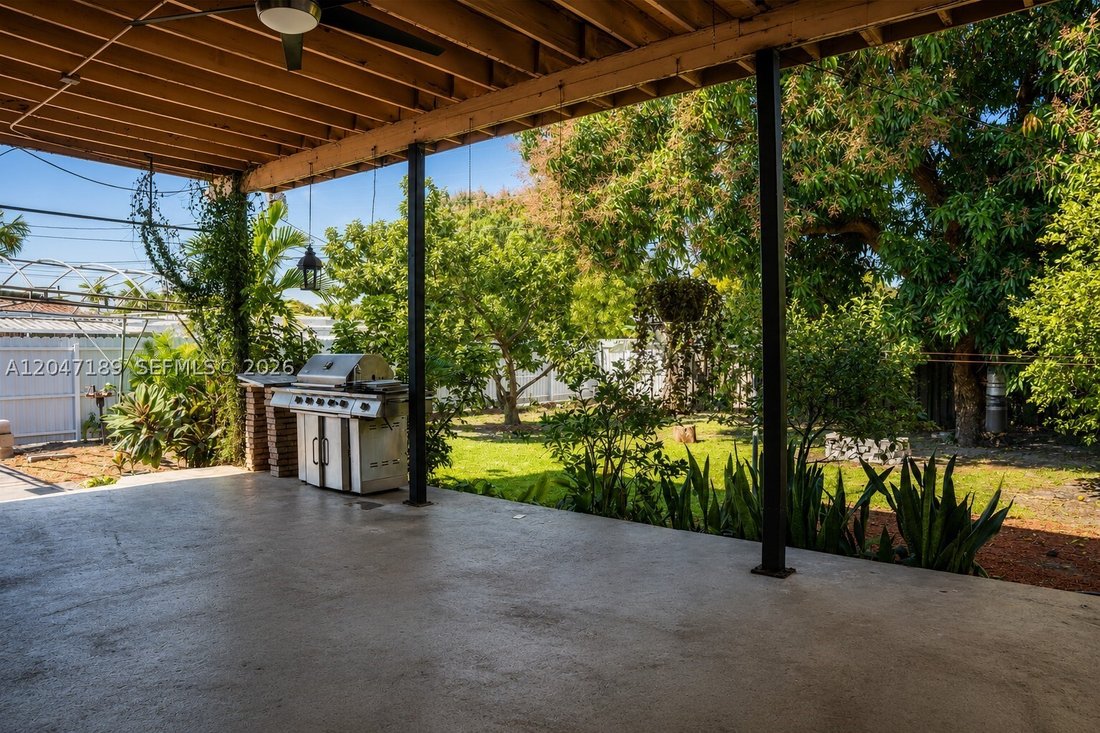 House in Hialeah, Florida, United States 5 - 18349749
