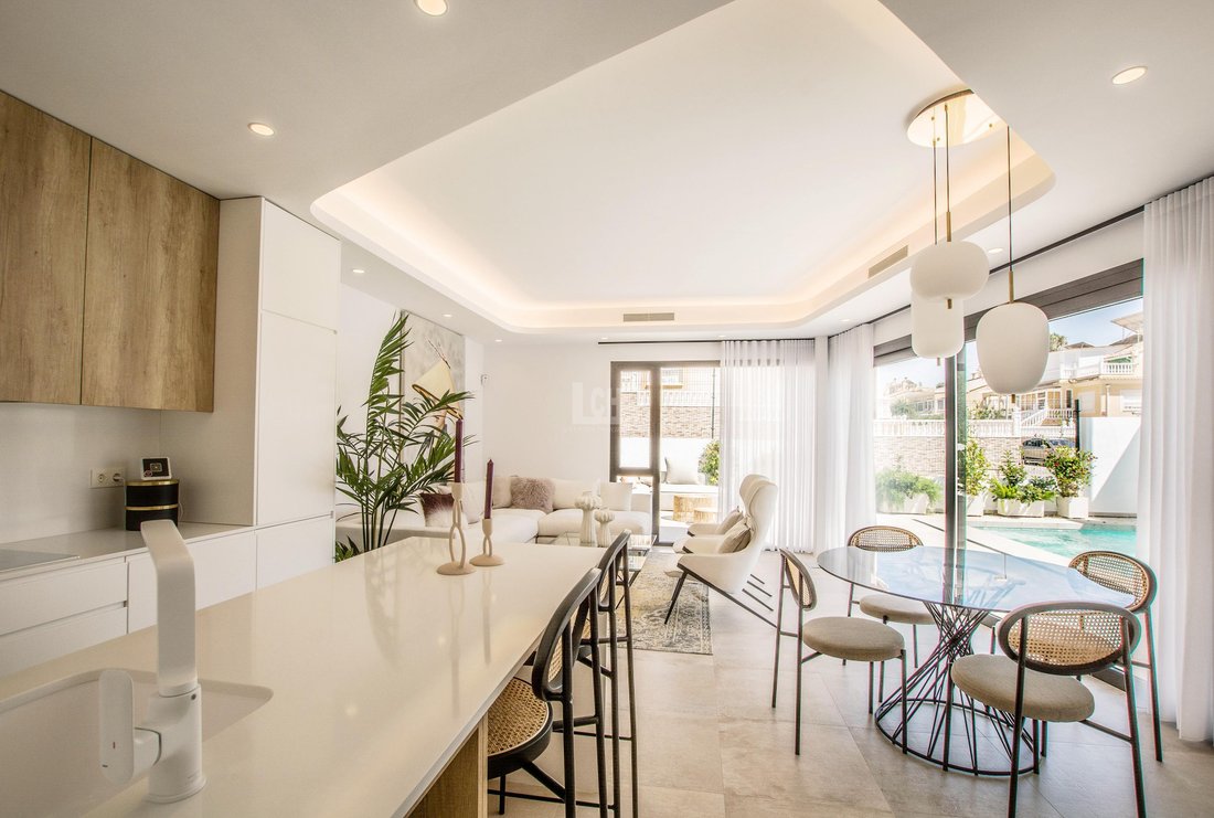 Villa in Orihuela, Valencian Community, Spain 2 - 14427458