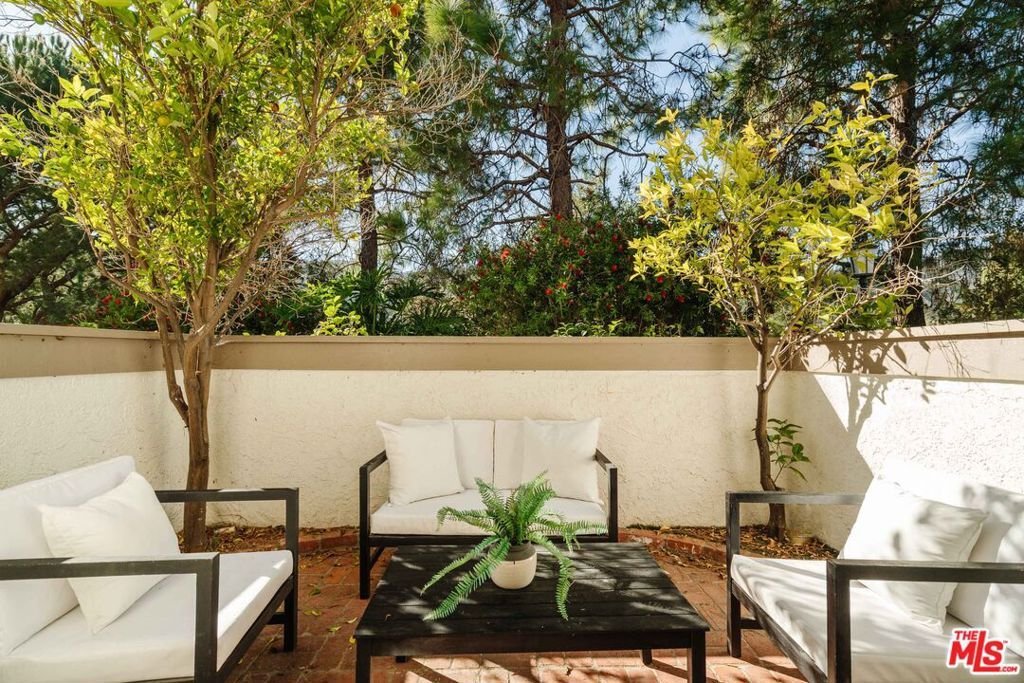 Condo in Los Angeles, California, United States 5 - 18342315