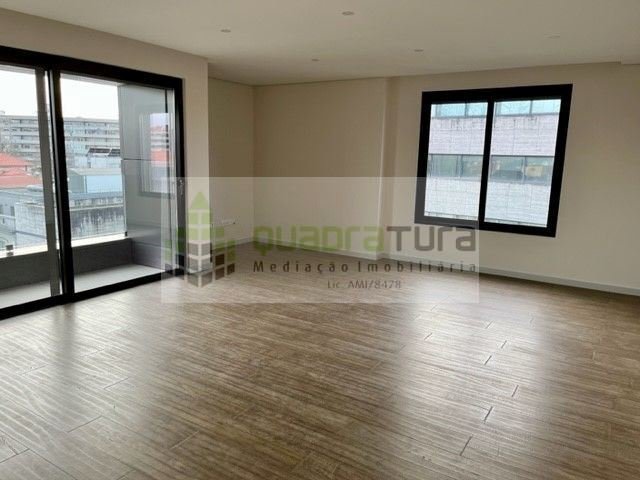 Apartment in Cedofeita, Santo Ildefonso, Se, Miragaia, Sao Nicolau e Vitoria, Porto District, Portugal 2 - 12524564