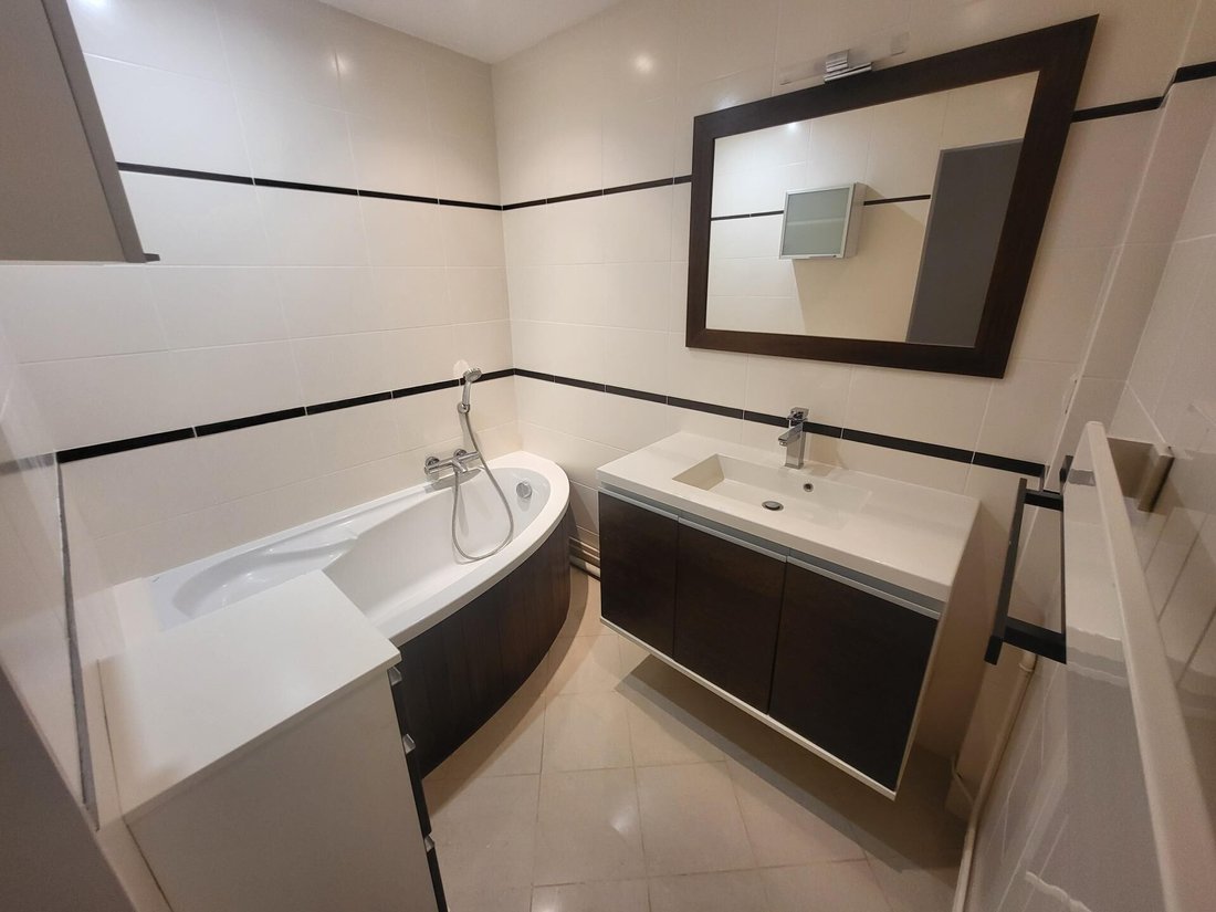 Apartment in Nogent-sur-Marne, Ile-de-France, France 3 - 18343373