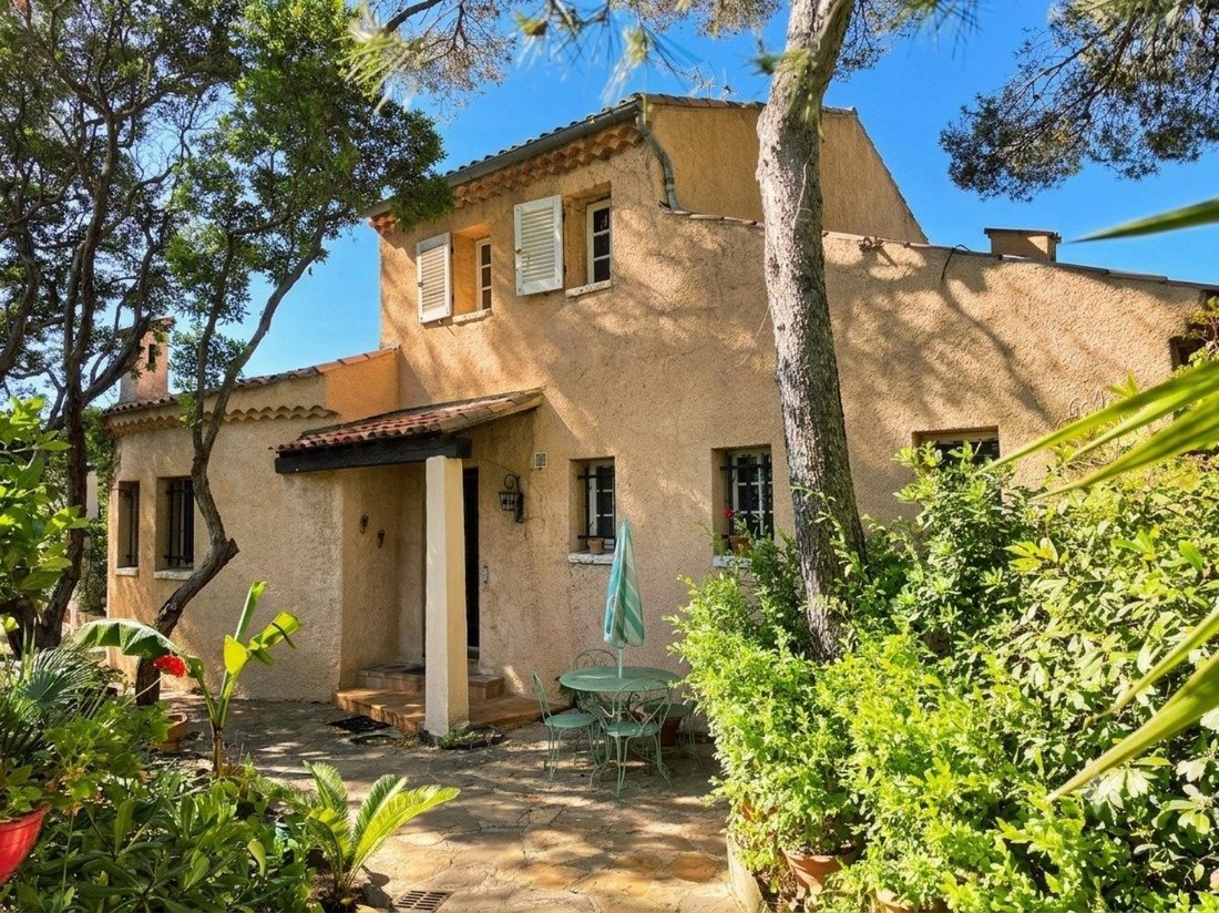 House in Le Dramont-Agay-Anthéor-Le Trayas, Saint-Raphaël, France 1 - 17916011