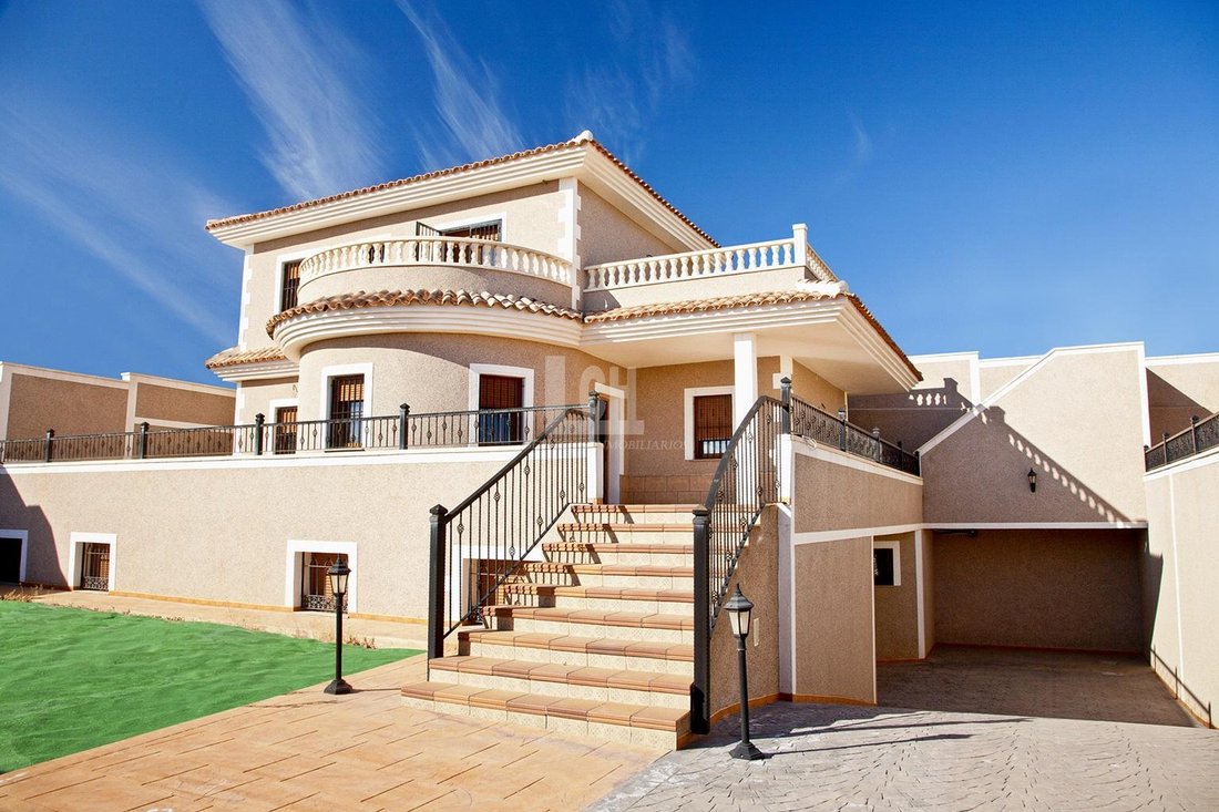 Villa in Torrevieja, Valencian Community, Spain 1 - 14427028