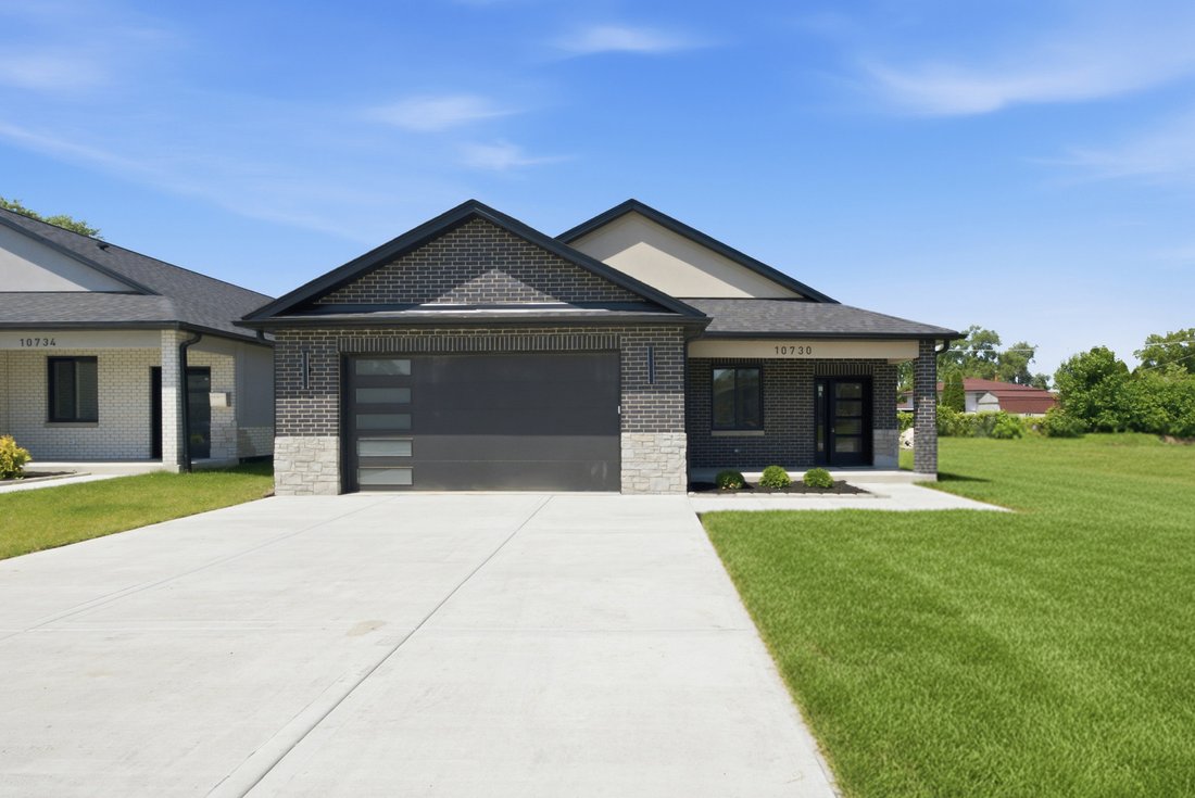 House in Worth, Illinois, United States 1 - 18340455