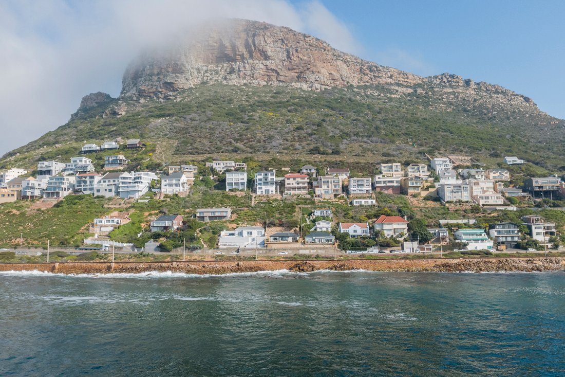 House in Fish Hoek, Cape Town, South Africa 1 - 18345001