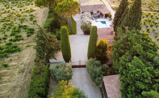House in Vacqueyras, Provence-Alpes-Côte d'Azur, France 1