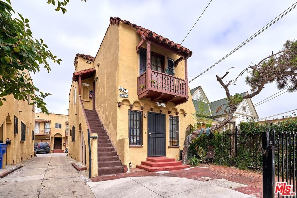 Los Angeles, California, United States 5 - 18339683