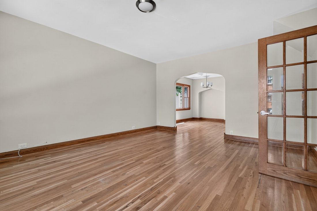 Chicago, Illinois, United States 5 - 18342521
