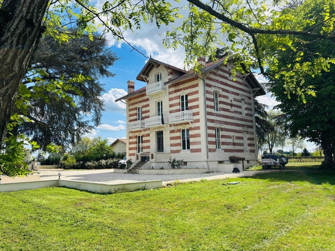 House in Portets, Nouvelle-Aquitaine, France 1 - 18343461