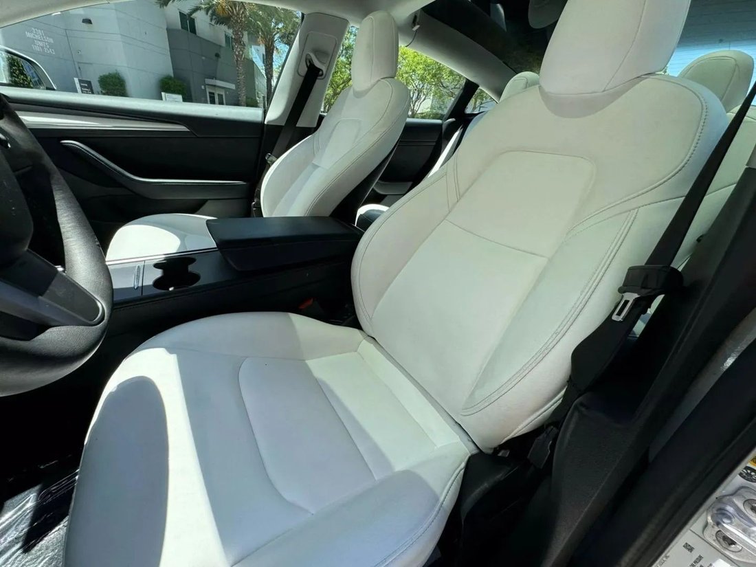 Sedan in Riverside, CA, United States 4 - 18333571