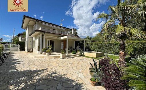 Villa in Center, Forte dei Marmi, Tuscany 1