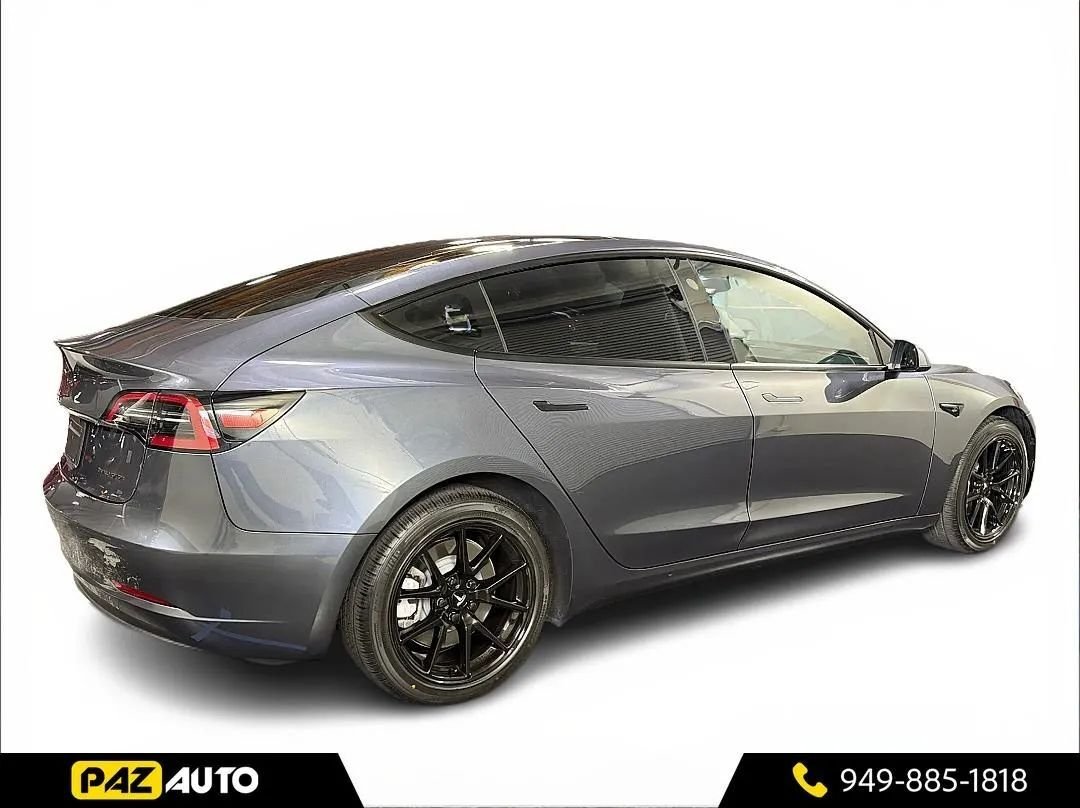Sedan in Laguna Hills, CA, United States 5 - 18344854