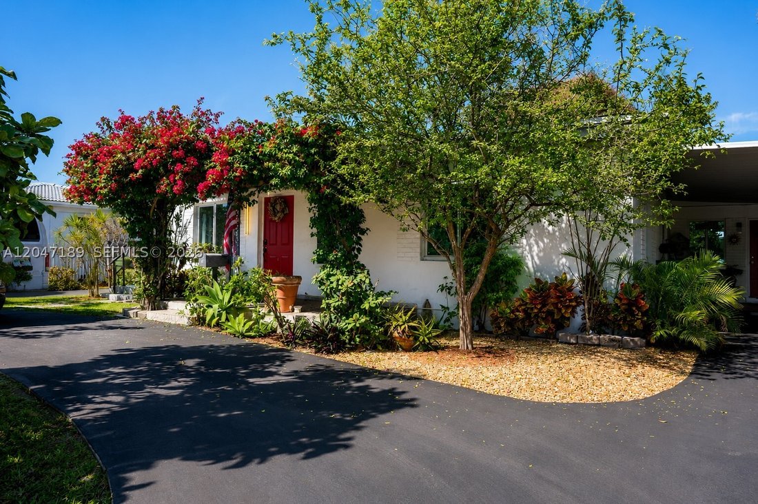 House in Hialeah, Florida, United States 2 - 18349749