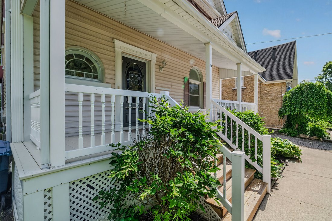 Apartment in Stratford, Ontario, Canada 2 - 18348949