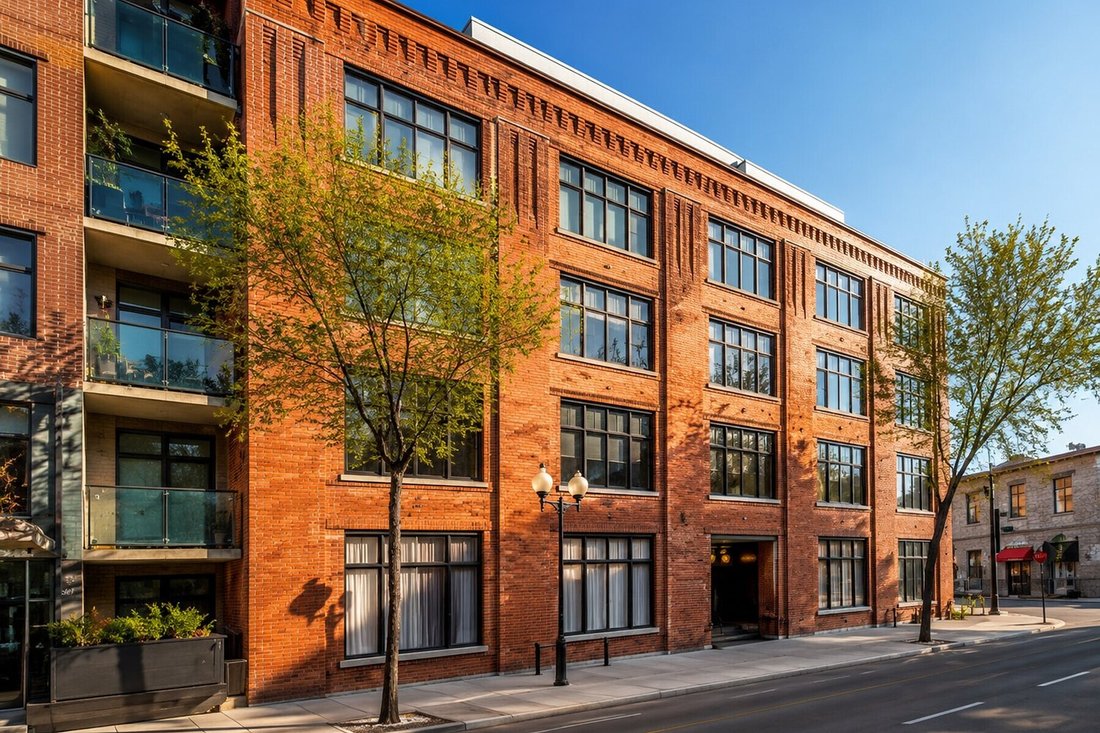 Condo in Montréal, Quebec, Canada 1 - 18348848
