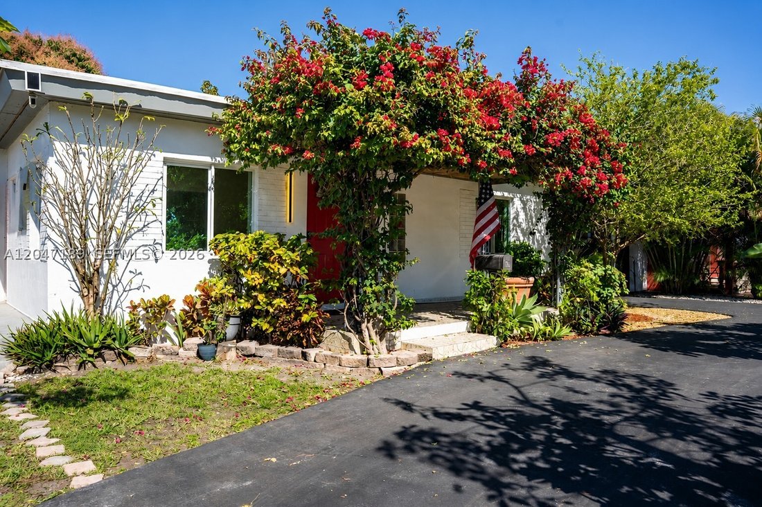House in Hialeah, Florida, United States 1 - 18349749