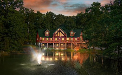 House in Charlotte, Tennessee, United States 1
