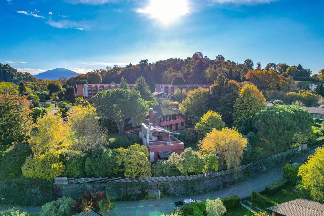 Villa in Laveno-Mombello, Lombardy, Italy 5 - 18341688