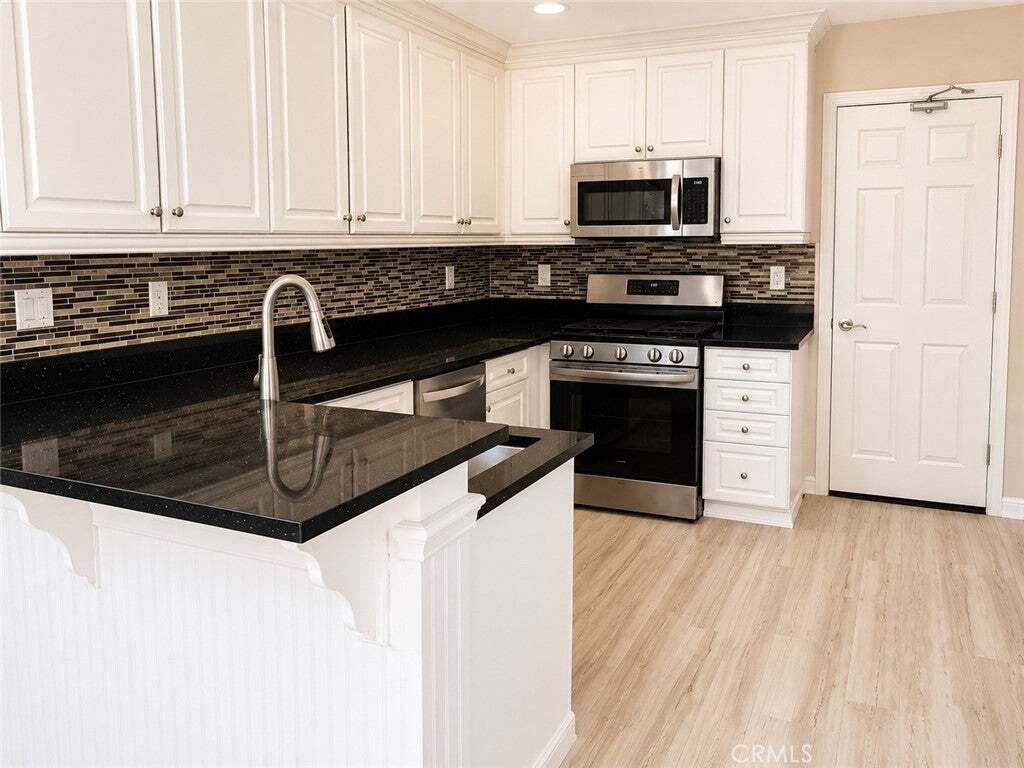 House in Chino, California, United States 5 - 16410553