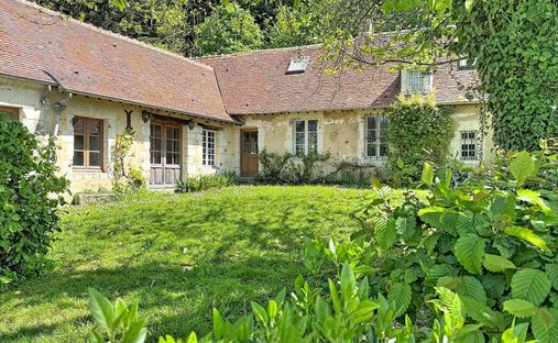 House in Saint-Mard-de-Réno, Normandy, France 1
