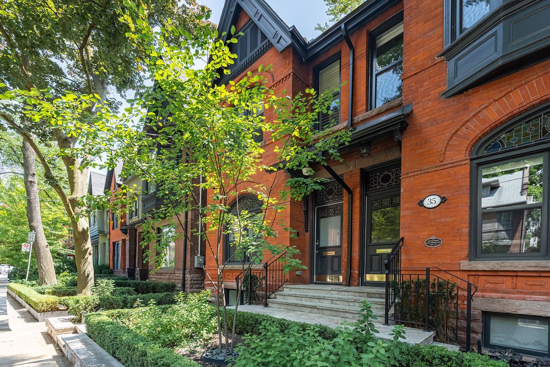 Townhouse in Toronto, Ontario, Canada 1 - 17911968