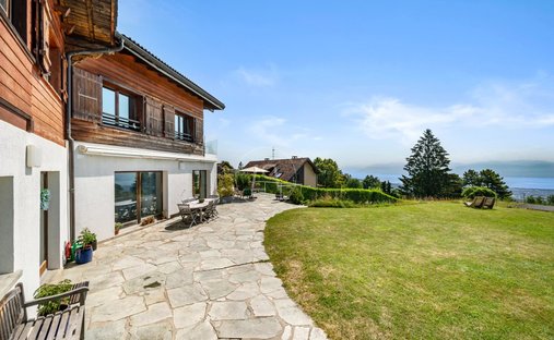 House in Arzier-Le Muids, Vaud, Switzerland 1