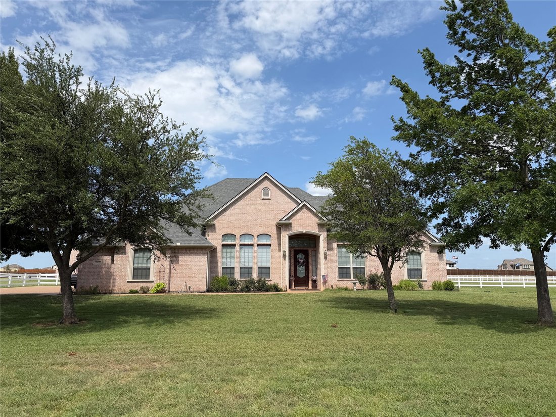 House in Granbury, Texas, United States 2 - 18349055