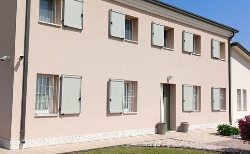 Villa in Albaredo d'Adige, Veneto, Italy 1
