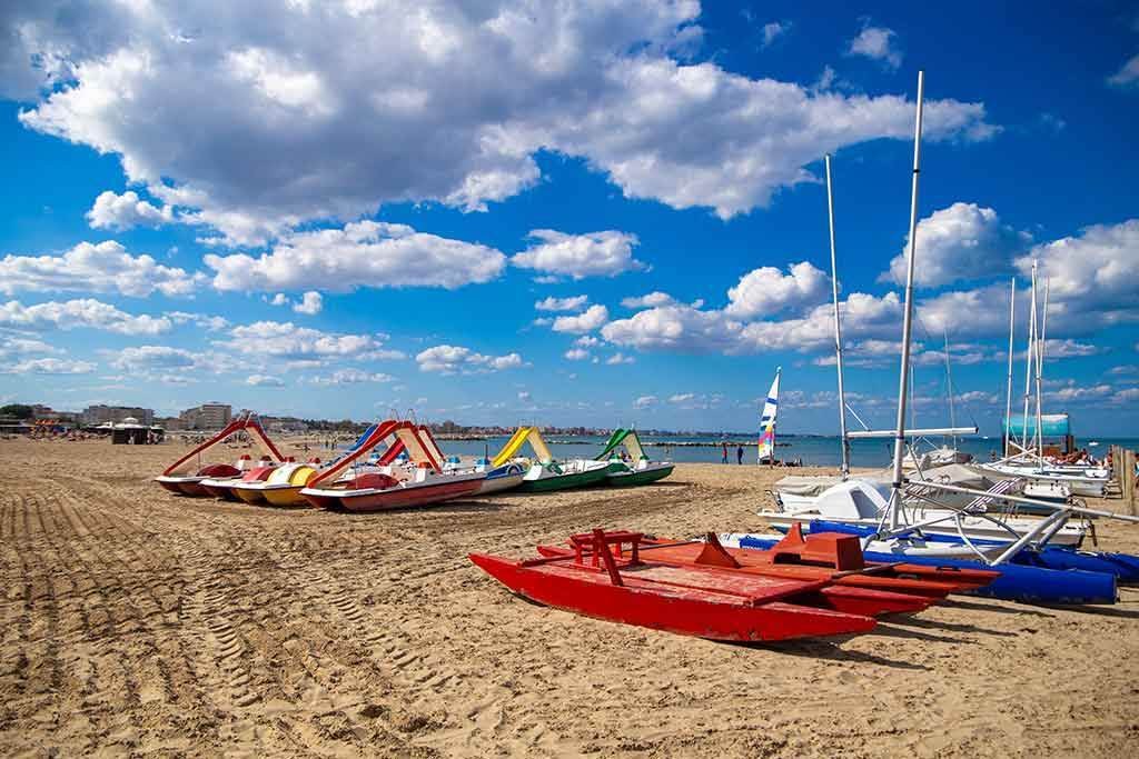 Viserba, Rimini, Italy 1 - 18341213